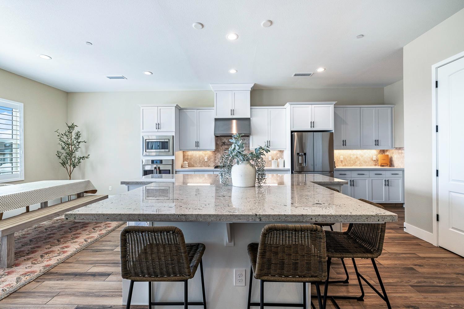 944 Horizon Dr, Madera, CA 93636