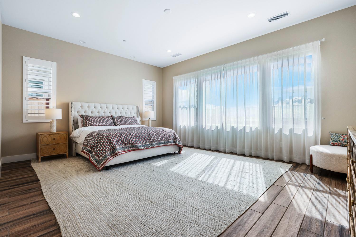 944 Horizon Dr, Madera, CA 93636