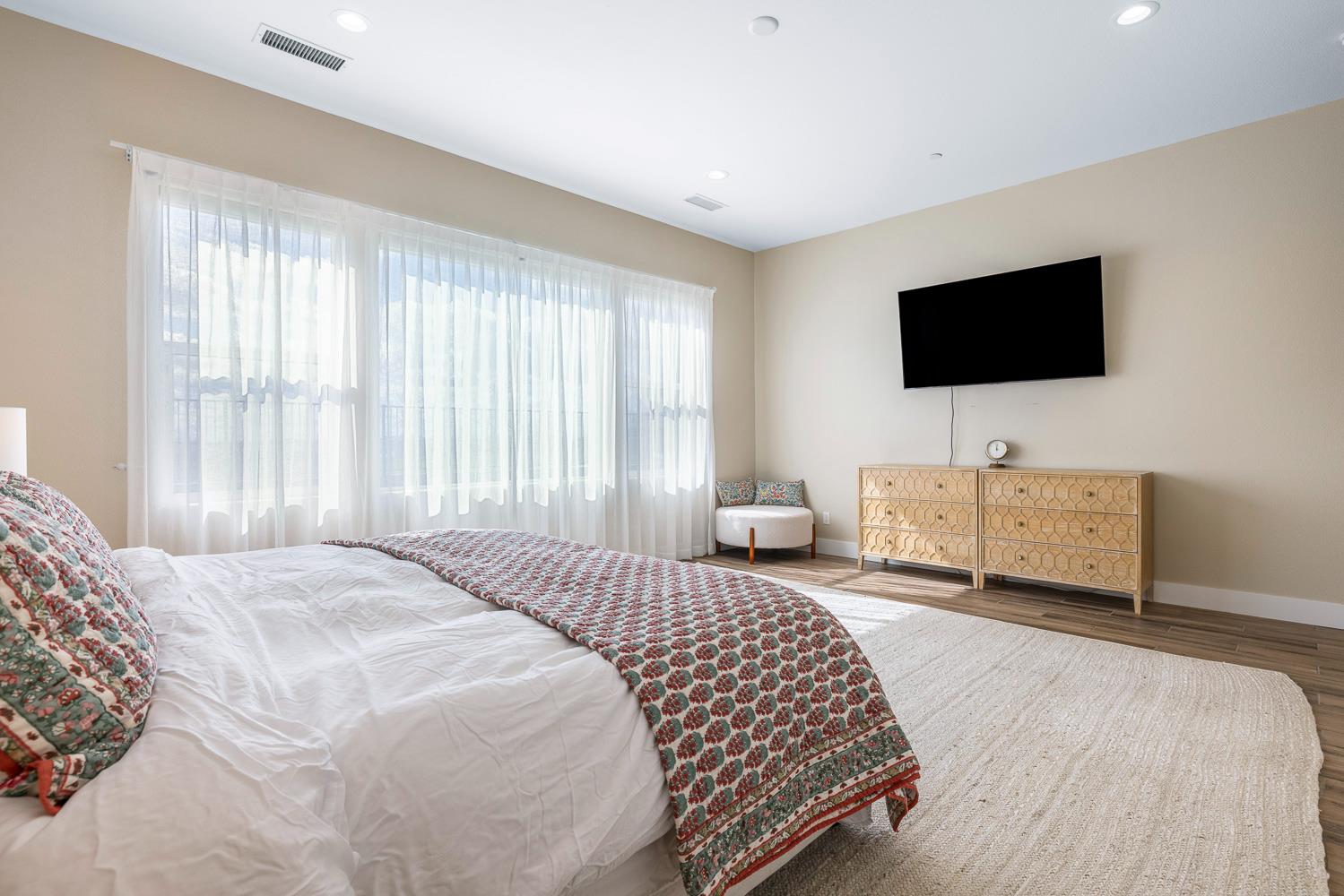 944 Horizon Dr, Madera, CA 93636