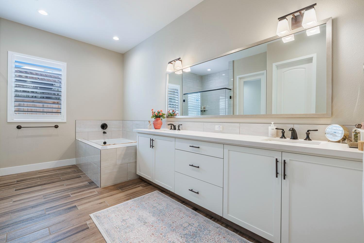 944 Horizon Dr, Madera, CA 93636