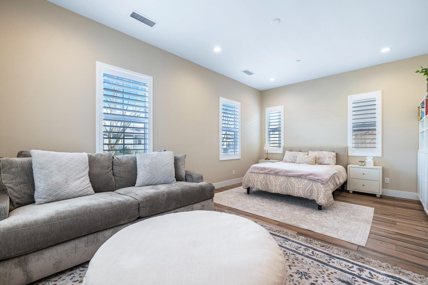 944 Horizon Dr, Madera, CA 93636