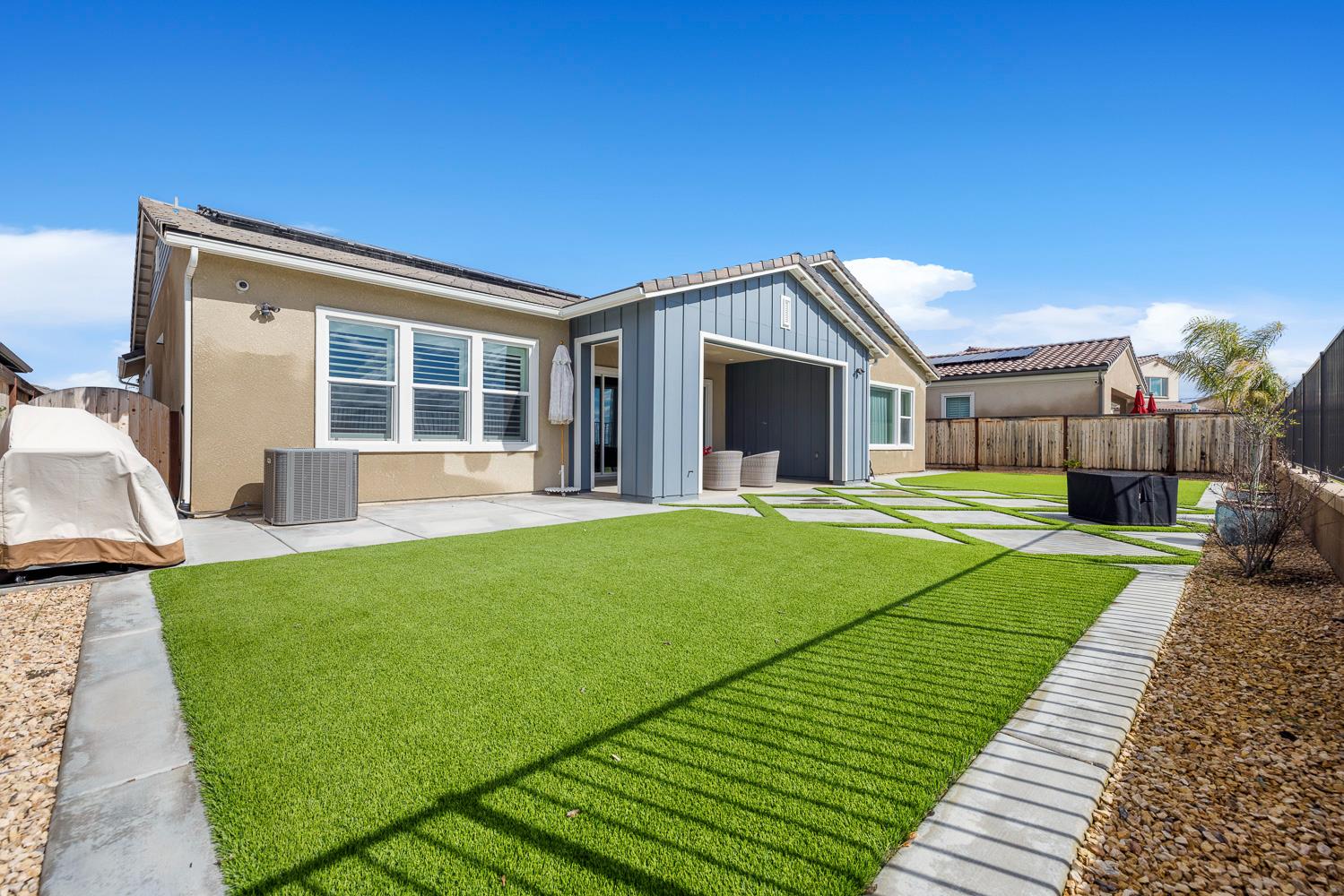 944 Horizon Dr, Madera, CA 93636