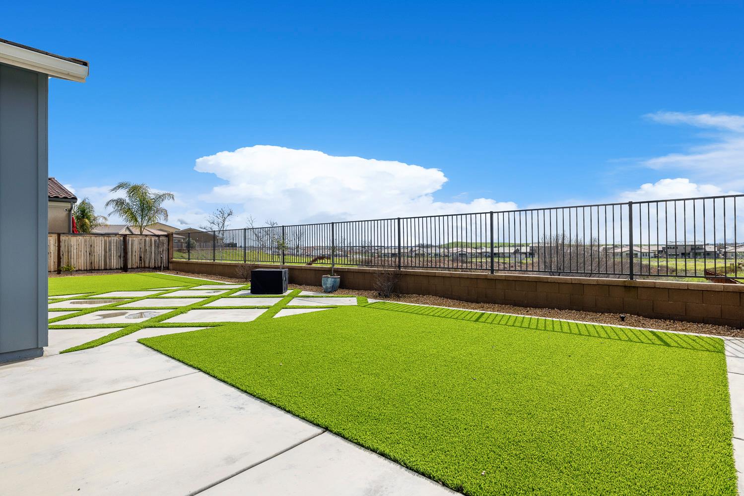 944 Horizon Dr, Madera, CA 93636