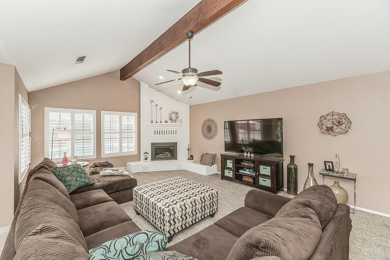 1405 W Flora Ave, Reedley, CA 93654