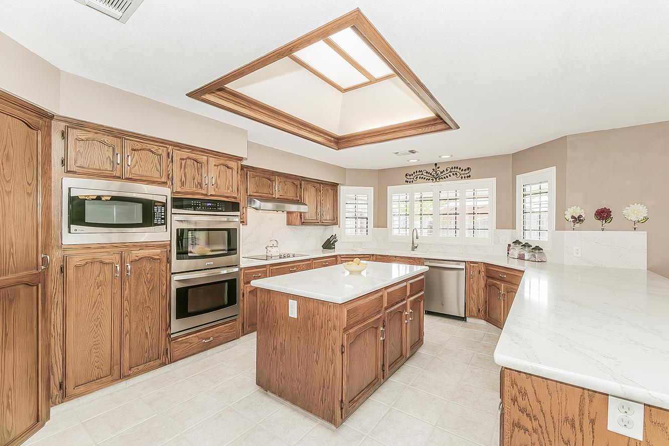 1405 W Flora Ave, Reedley, CA 93654