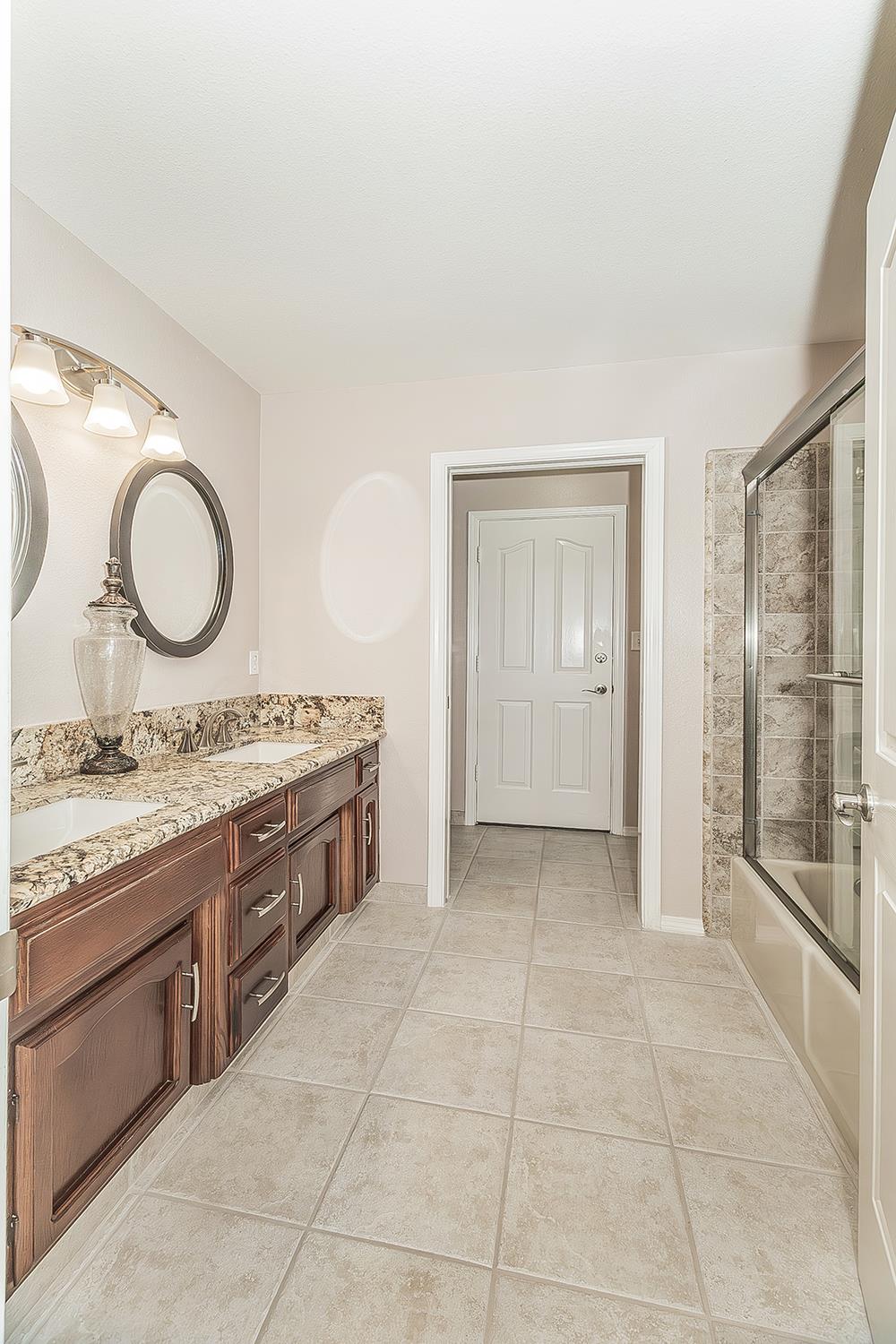 1405 W Flora Ave, Reedley, CA 93654