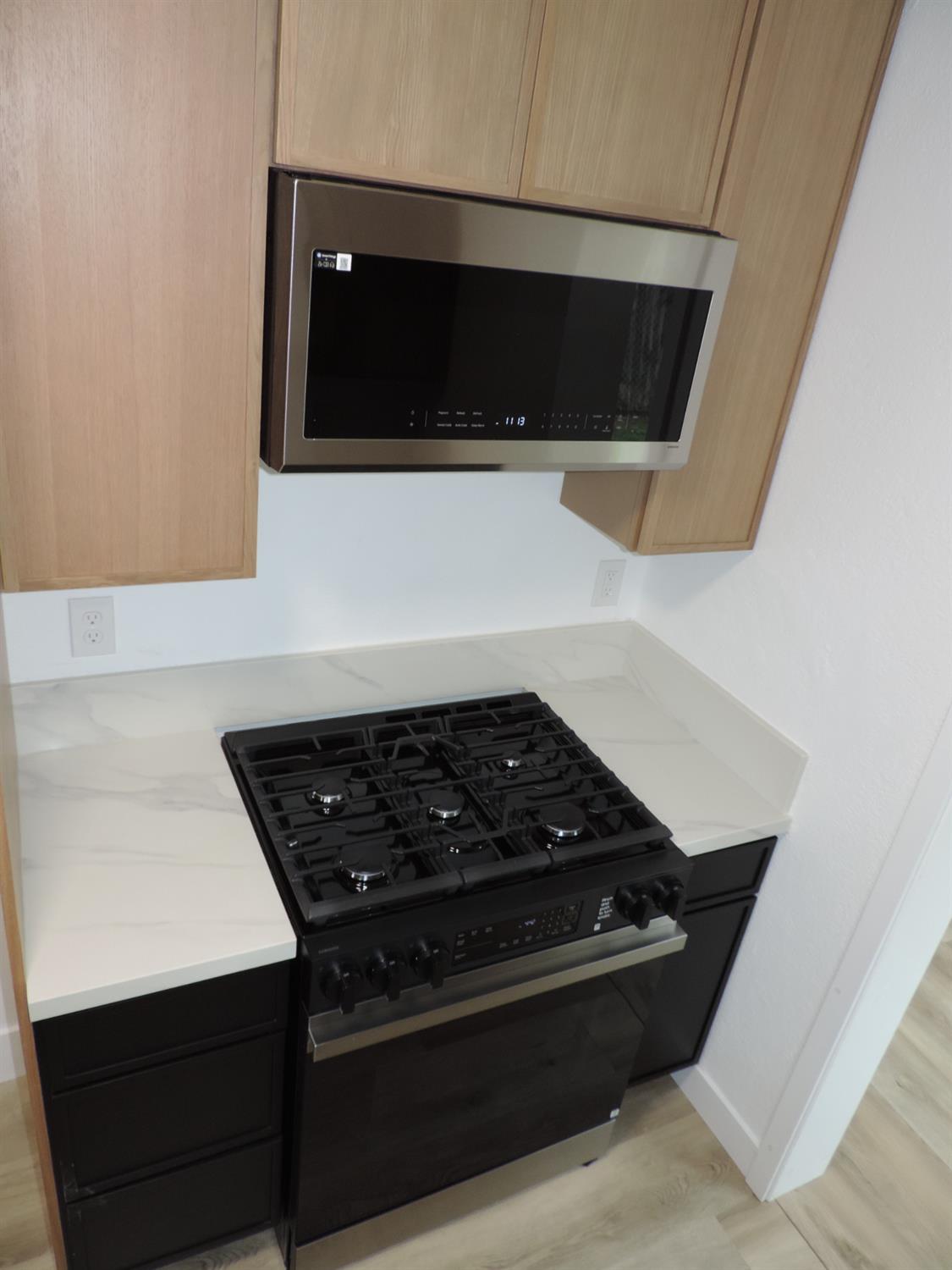 3777 E OLIVE Ave, Fresno, CA 93702