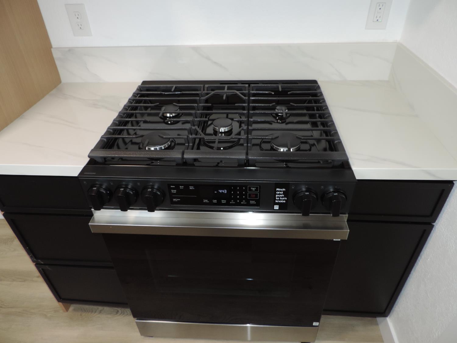 3777 E OLIVE Ave, Fresno, CA 93702