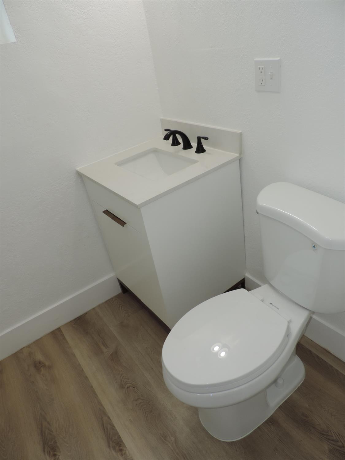 3777 E OLIVE Ave, Fresno, CA 93702