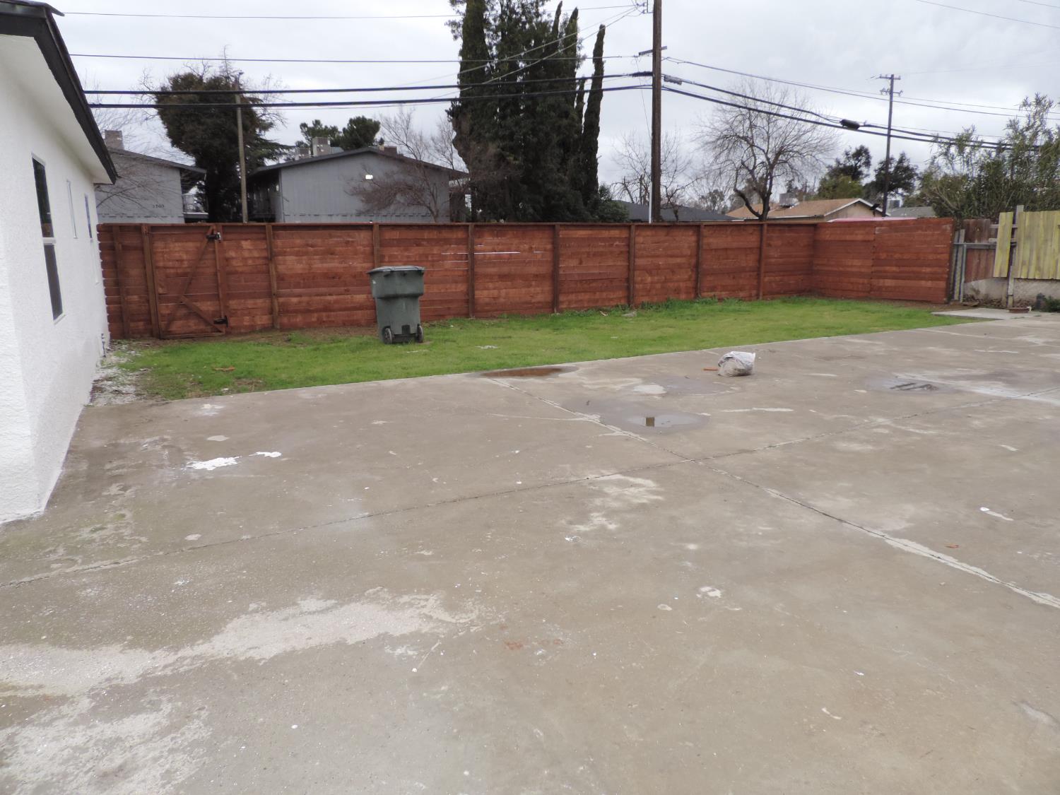 3777 E OLIVE Ave, Fresno, CA 93702