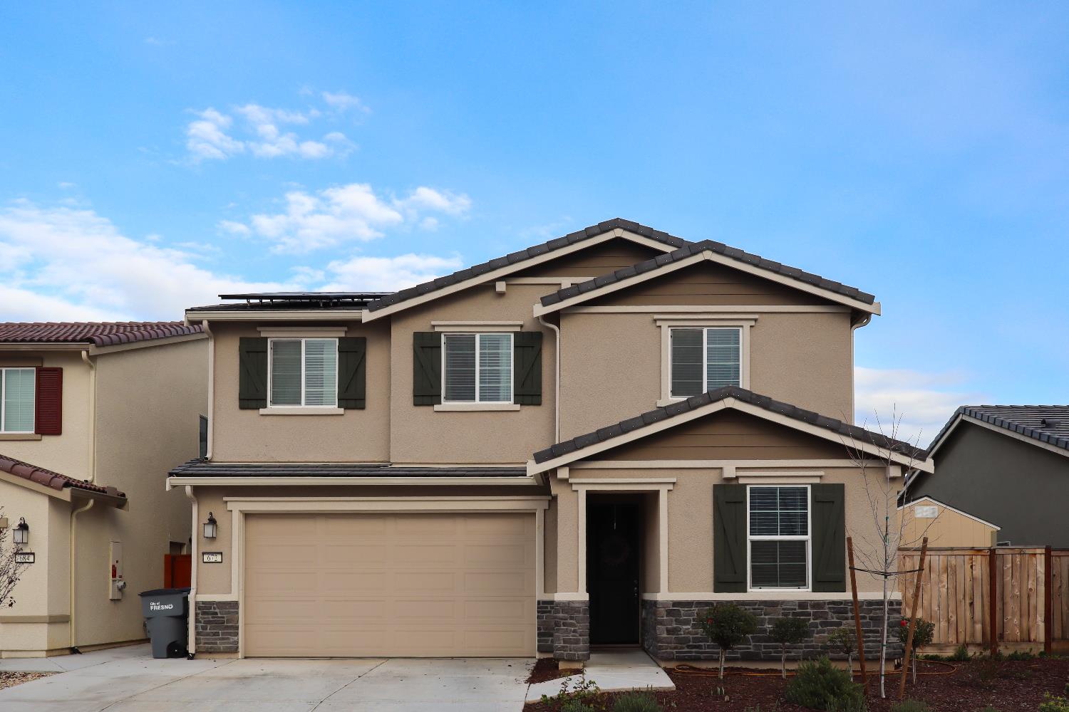 672 N Apricot, Fresno, CA 93727