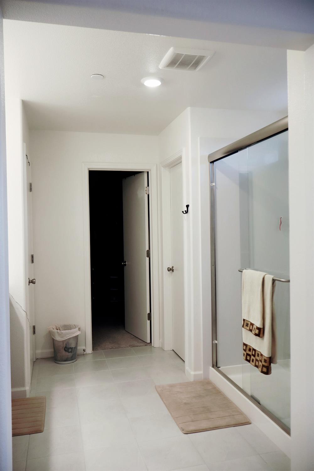 672 N Apricot, Fresno, CA 93727