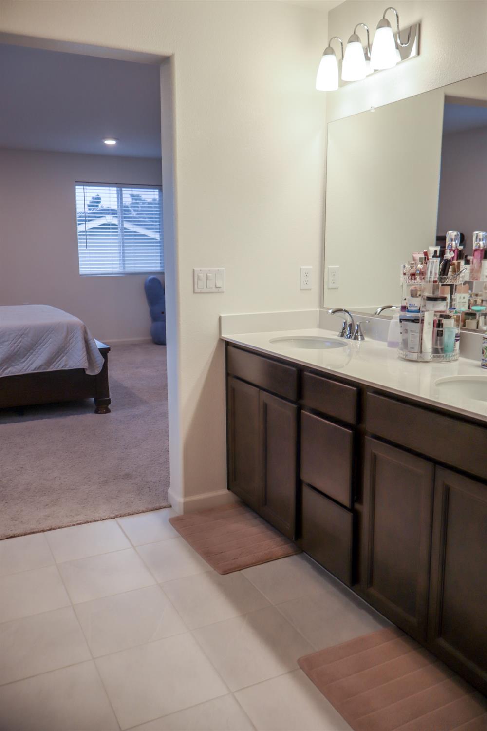 672 N Apricot, Fresno, CA 93727