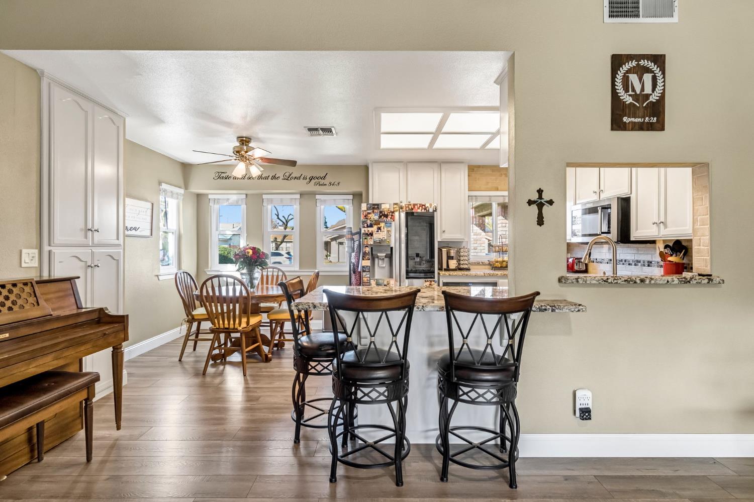 6156 N Constance Ave, Fresno, CA 93722