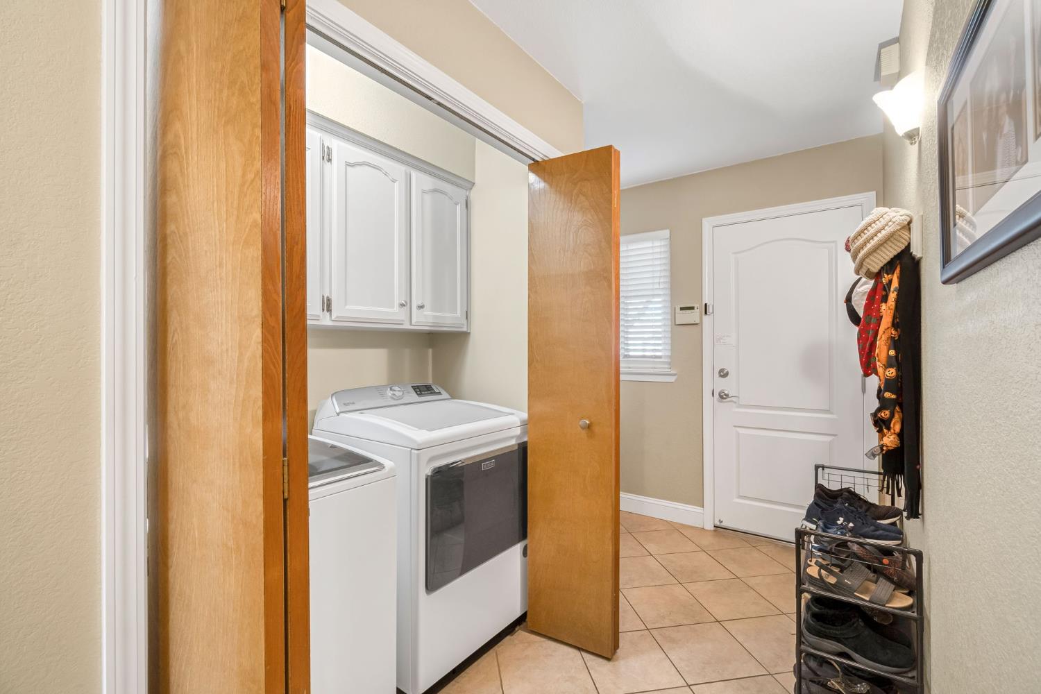 6156 N Constance Ave, Fresno, CA 93722