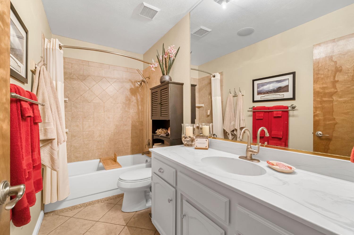 6156 N Constance Ave, Fresno, CA 93722