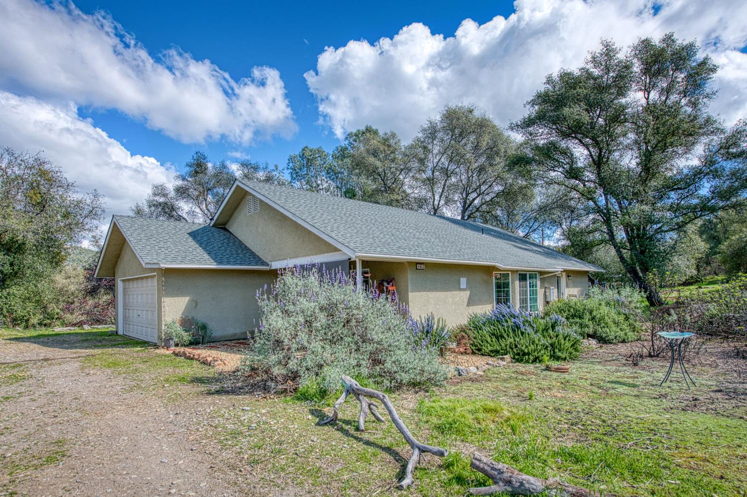 4853 Daffodil Dr, Mariposa, CA 95338