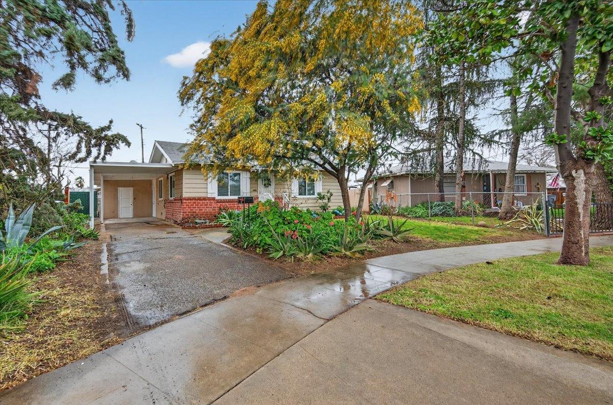 708 W Simpson Ave, Fresno, CA 93705