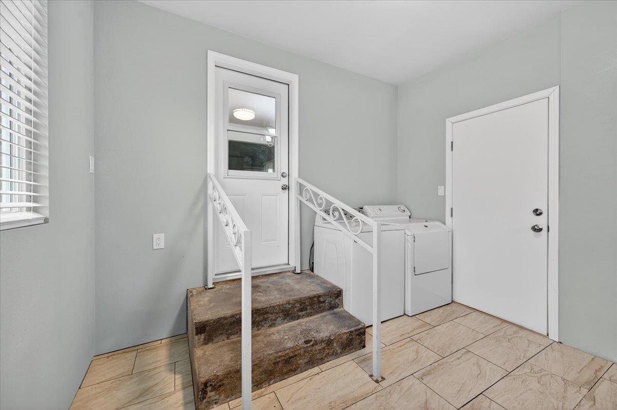 708 W Simpson Ave, Fresno, CA 93705