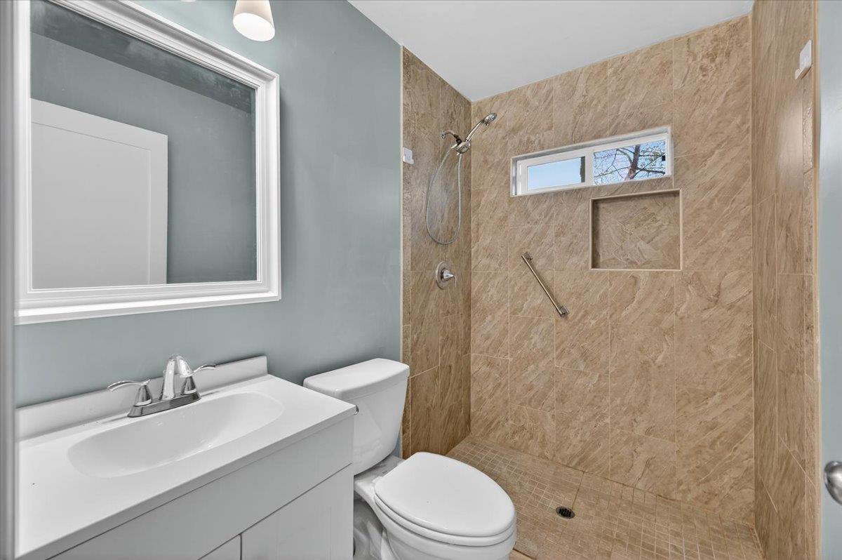 708 W Simpson Ave, Fresno, CA 93705