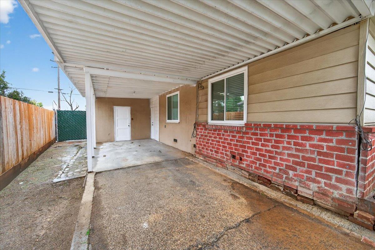 708 W Simpson Ave, Fresno, CA 93705