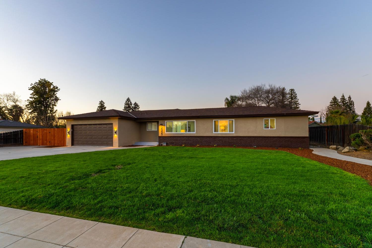 2325 sierra, Clovis, CA 93611