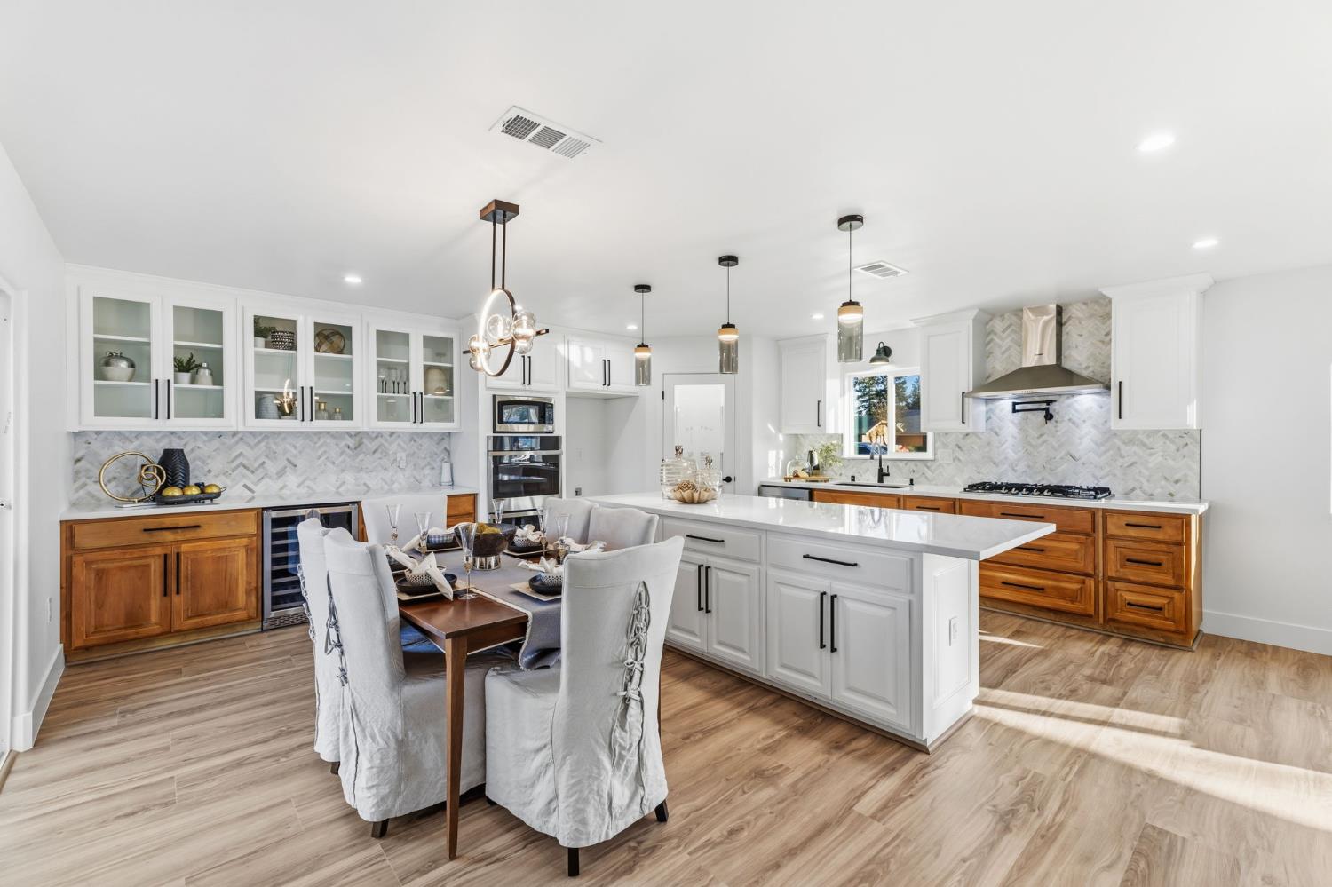 2325 sierra, Clovis, CA 93611