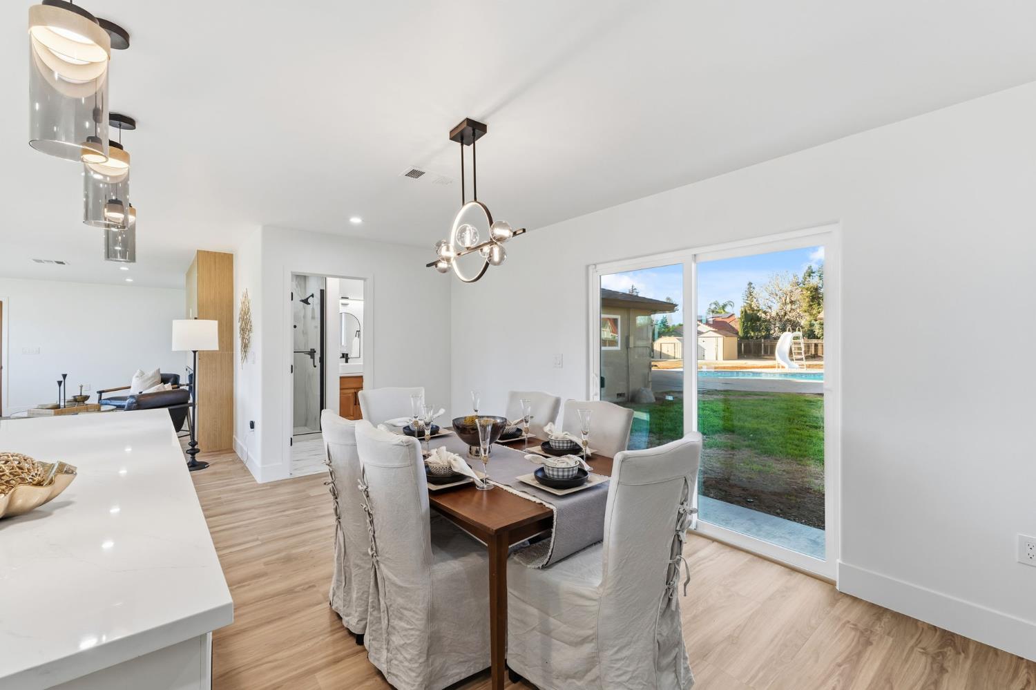 2325 sierra, Clovis, CA 93611