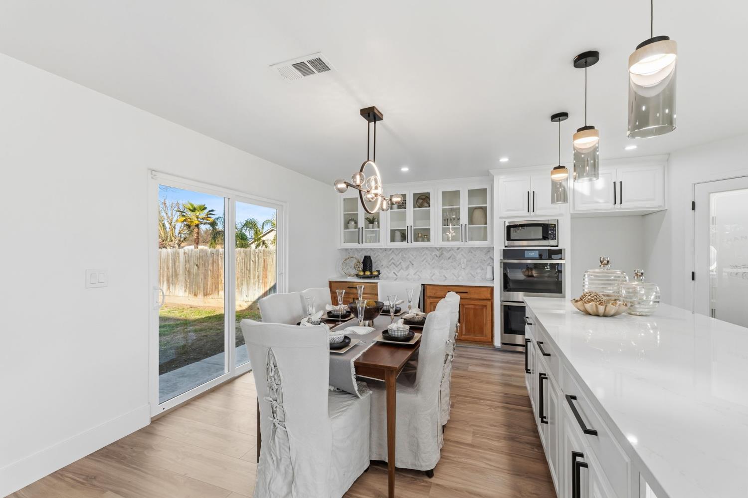 2325 sierra, Clovis, CA 93611