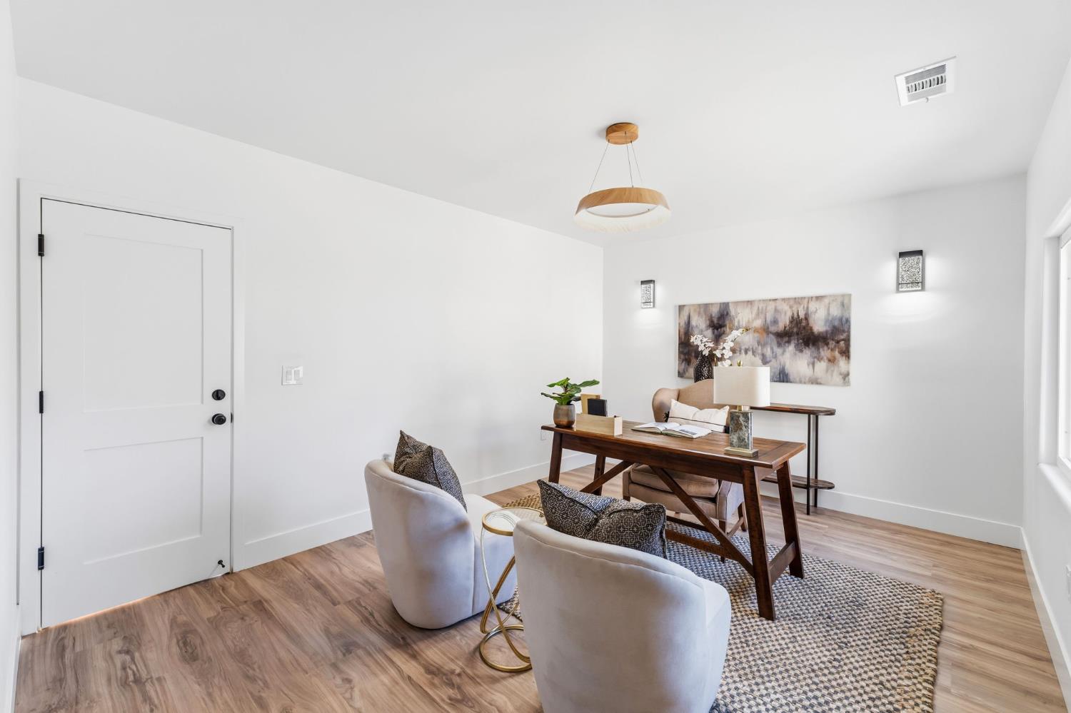 2325 sierra, Clovis, CA 93611