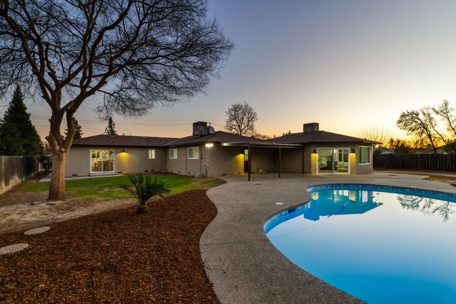 2325 sierra, Clovis, CA 93611