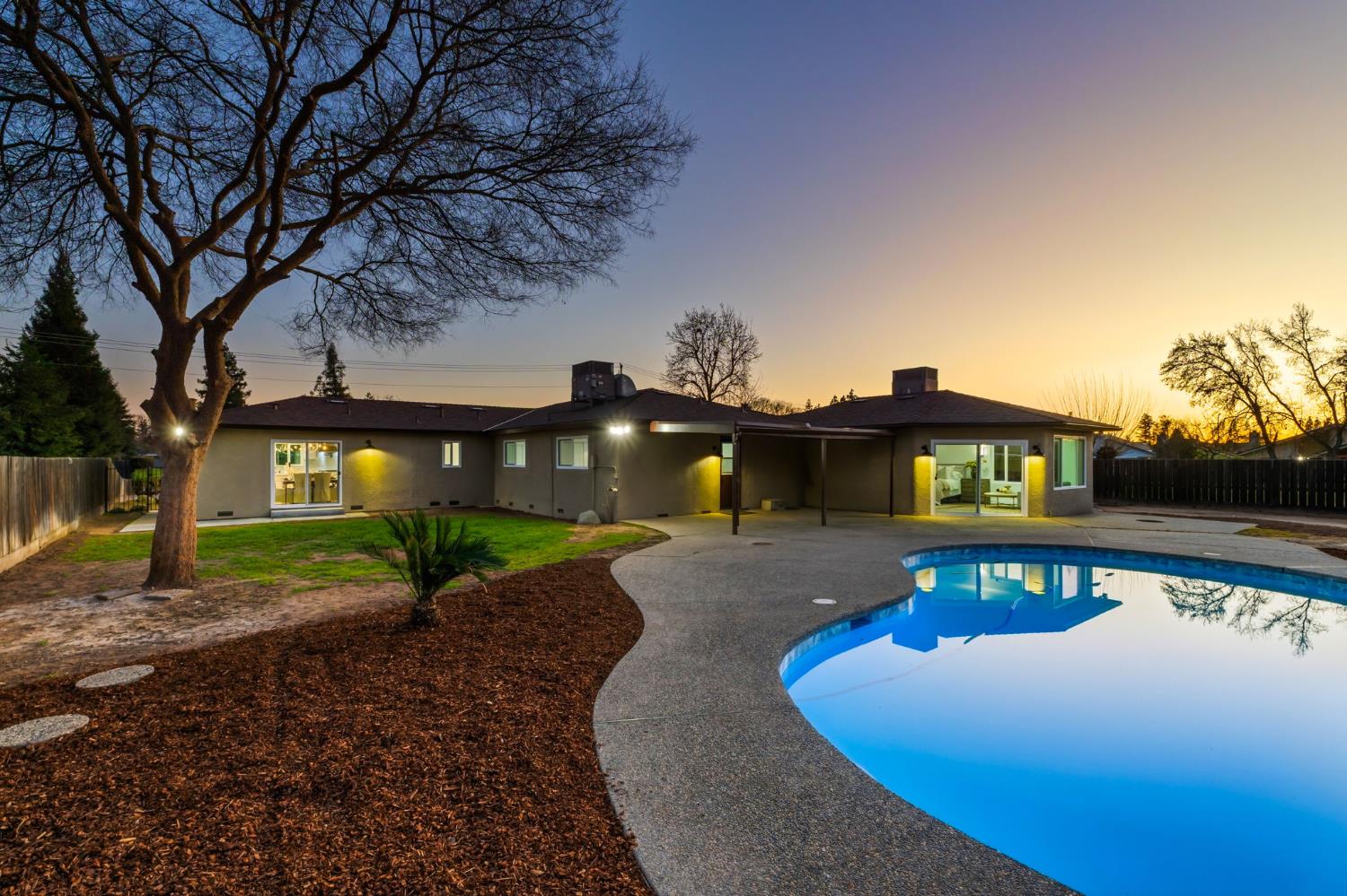 2325 sierra, Clovis, CA 93611