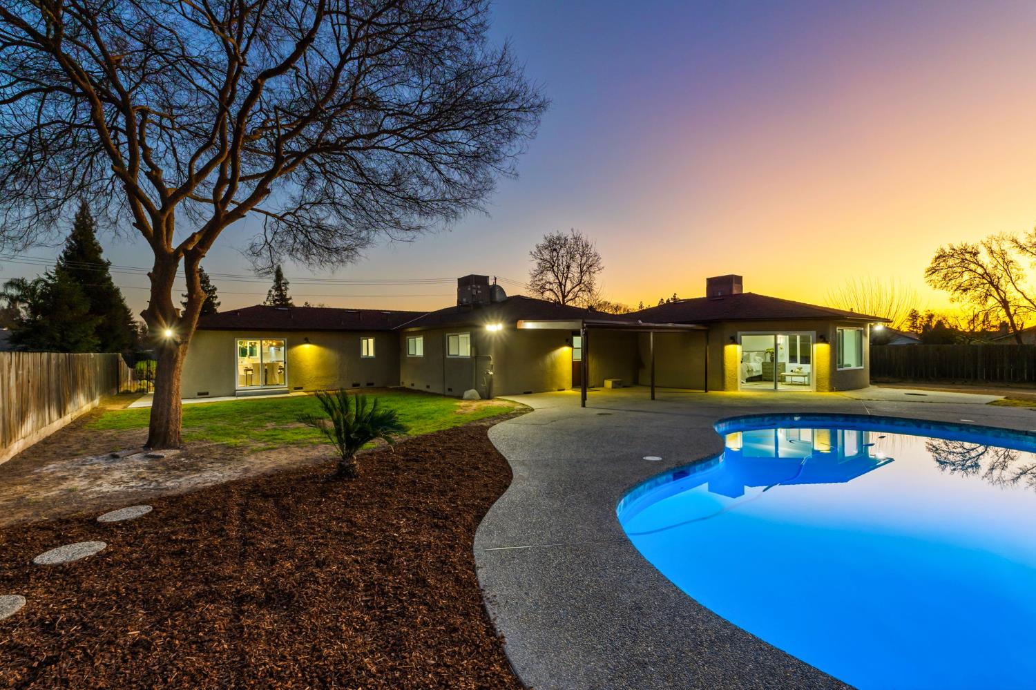 2325 sierra, Clovis, CA 93611