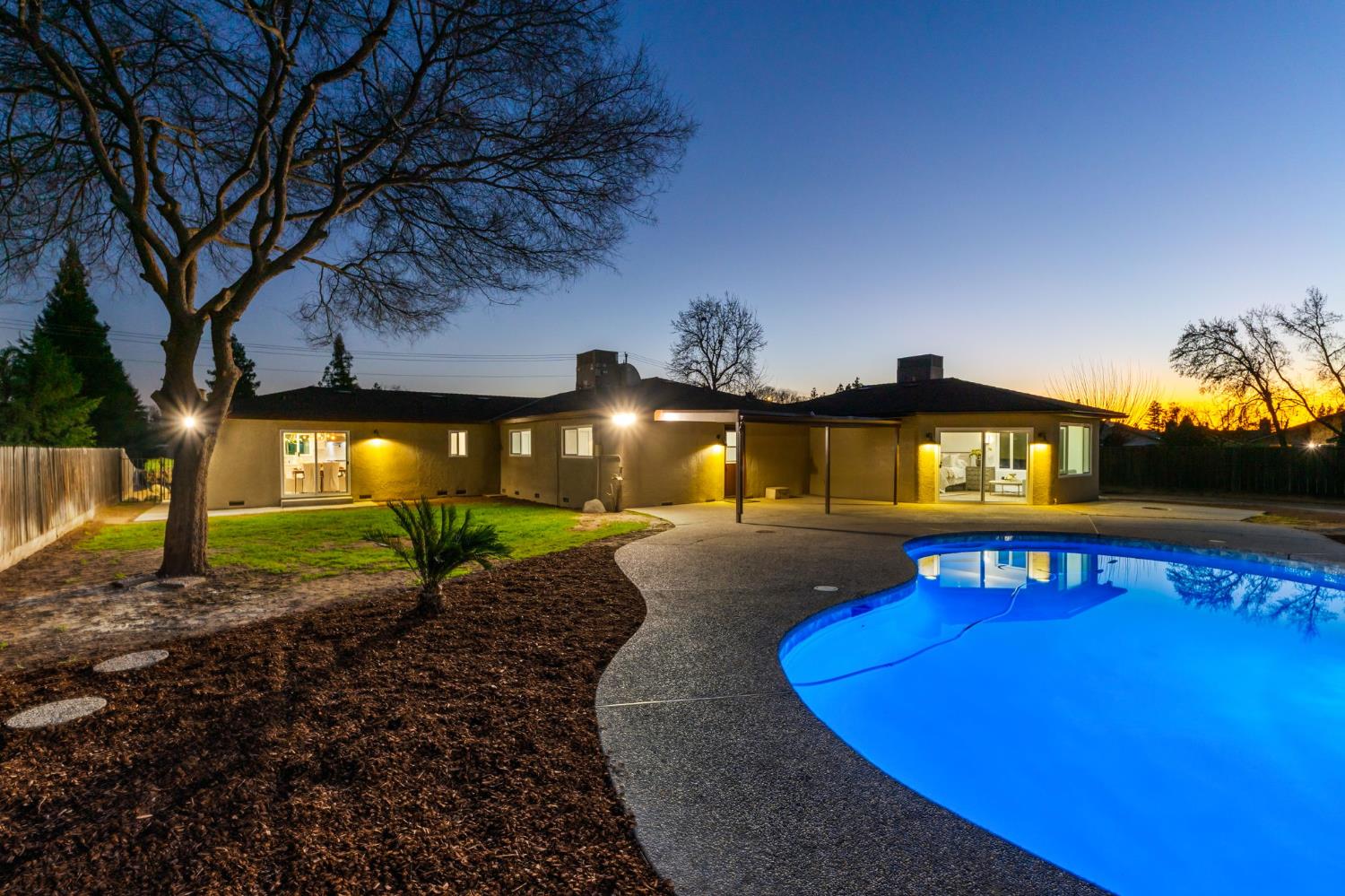 2325 sierra, Clovis, CA 93611