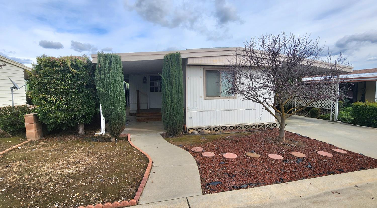 1300 W Olson Ave #179, Reedley, CA 93654