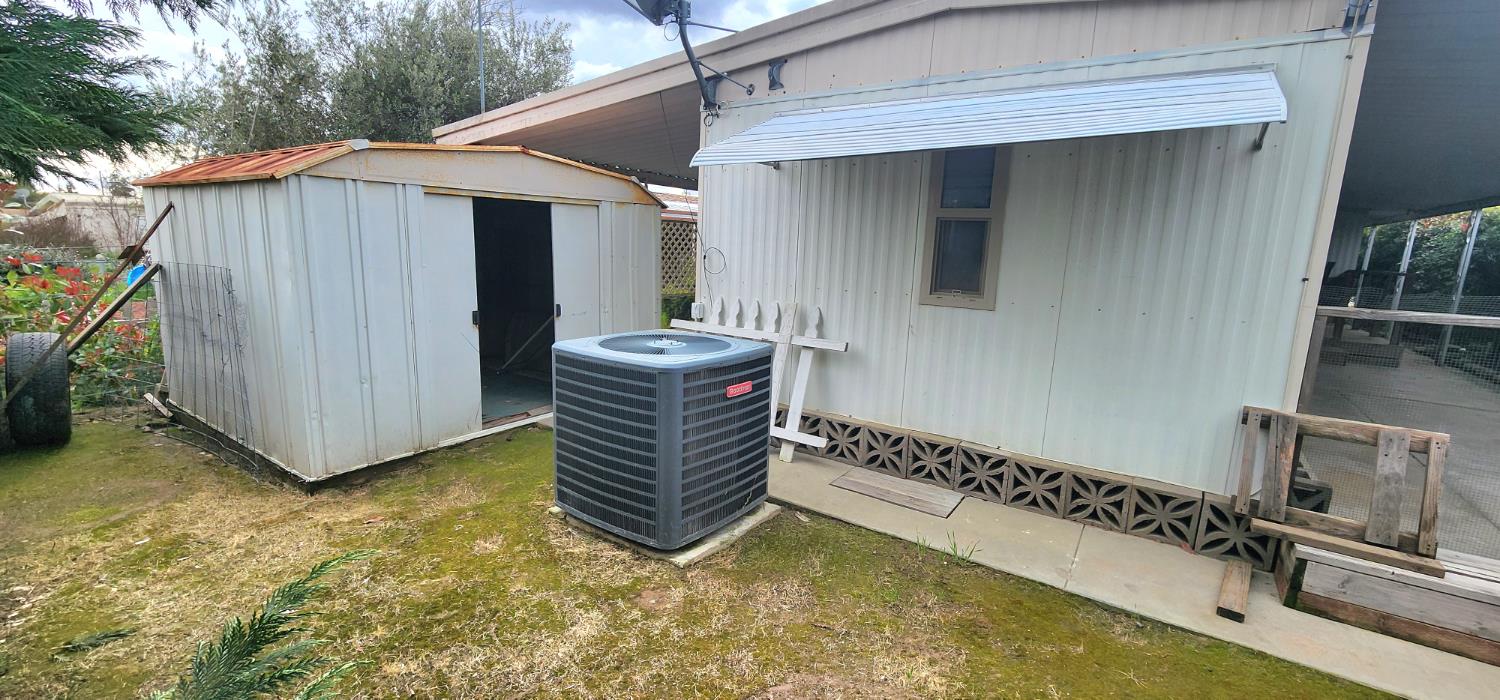 1300 W Olson Ave #179, Reedley, CA 93654