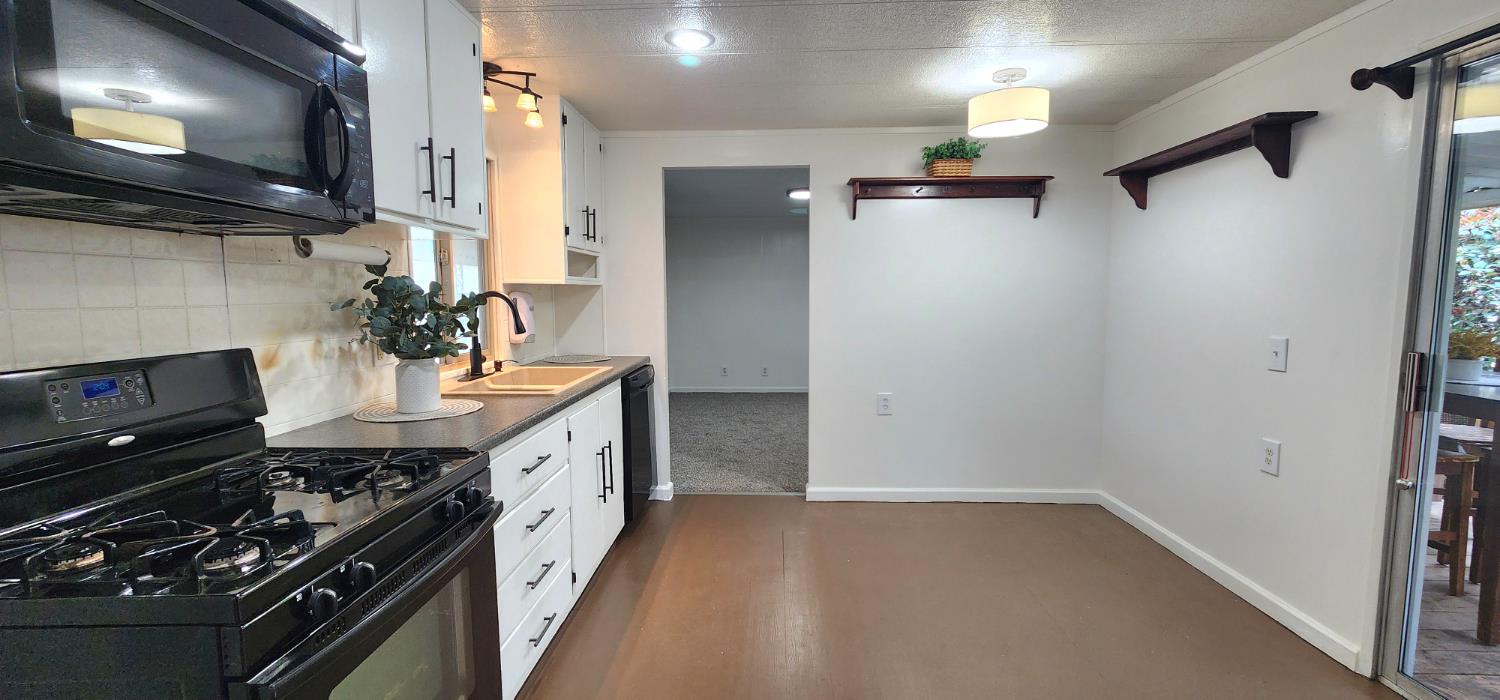 1300 W Olson Ave #179, Reedley, CA 93654