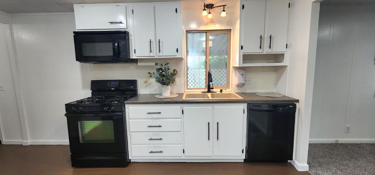 1300 W Olson Ave #179, Reedley, CA 93654