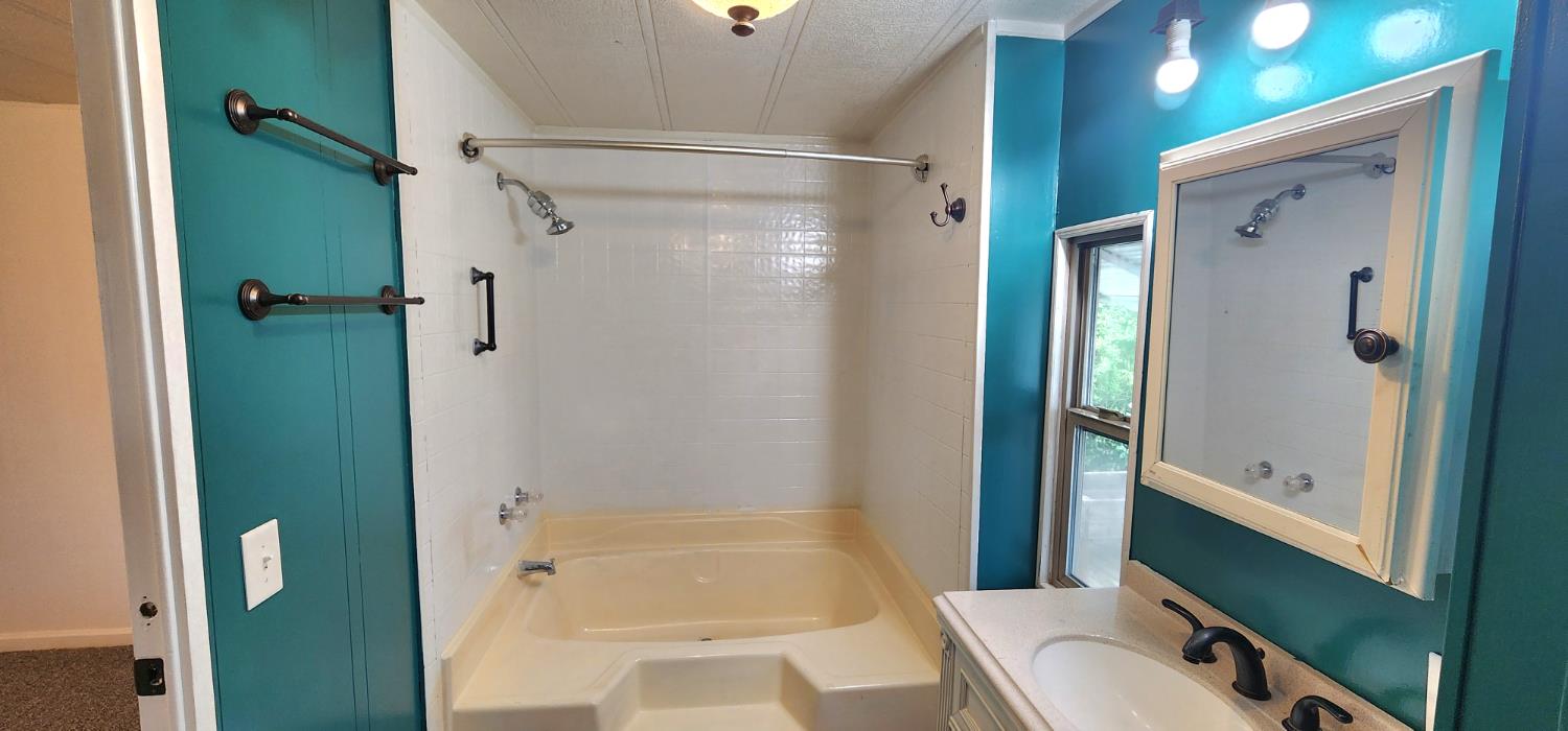 1300 W Olson Ave #179, Reedley, CA 93654