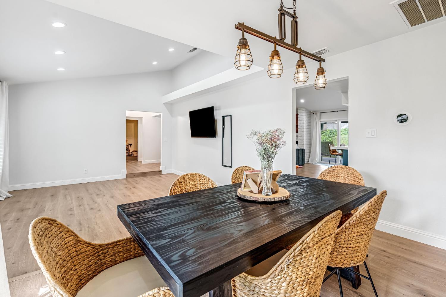 344 E Avante Ave, Fresno, CA 93720