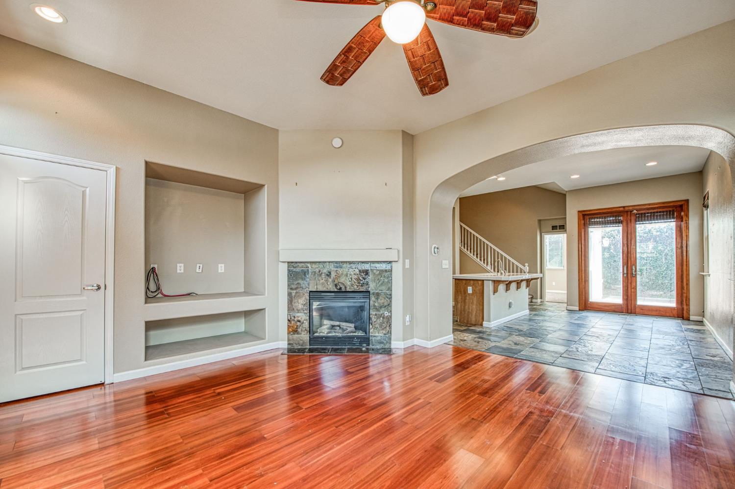 5674 N Lemon Tree Ln, Fresno, CA 93722