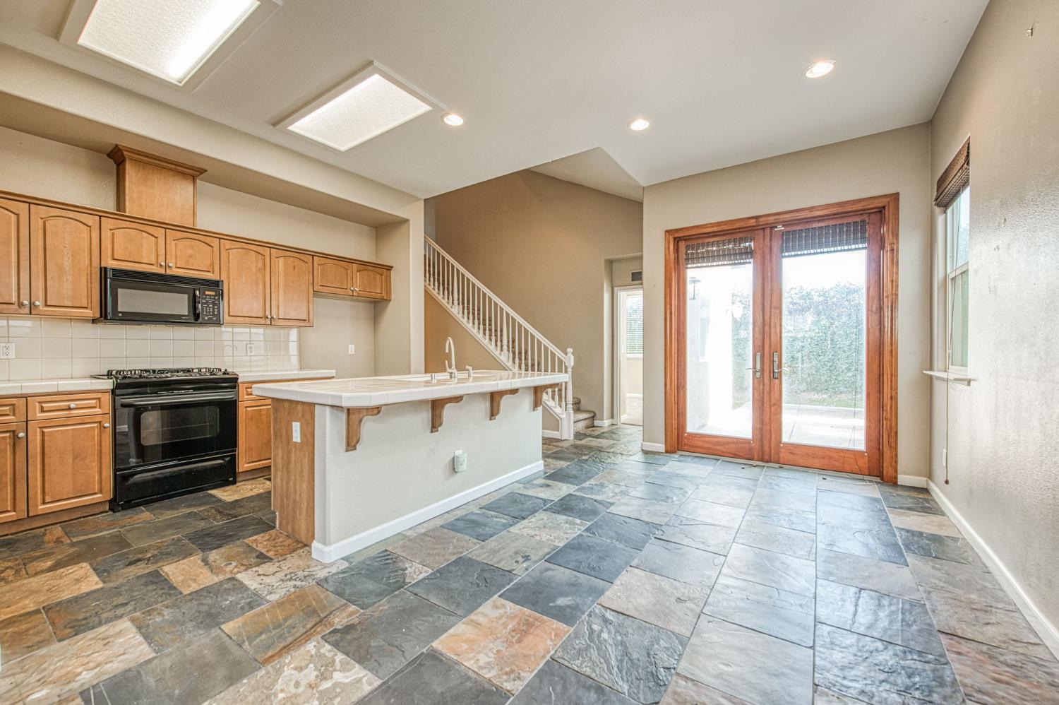 5674 N Lemon Tree Ln, Fresno, CA 93722