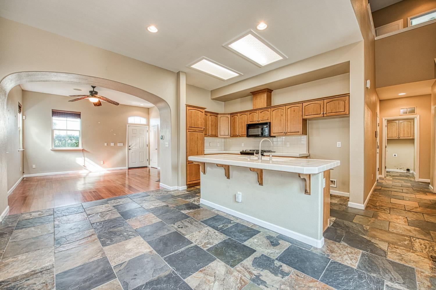 5674 N Lemon Tree Ln, Fresno, CA 93722