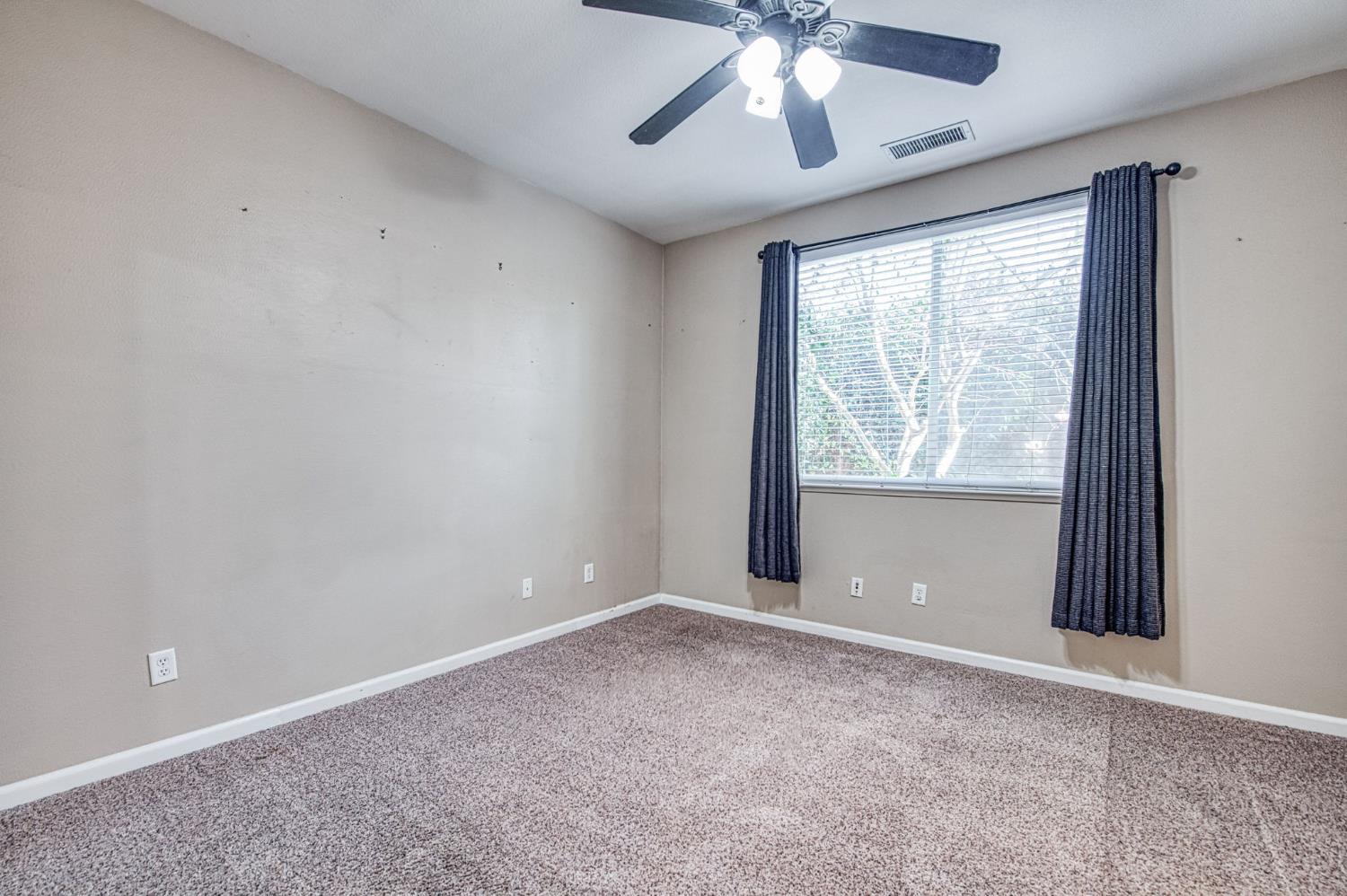 5674 N Lemon Tree Ln, Fresno, CA 93722