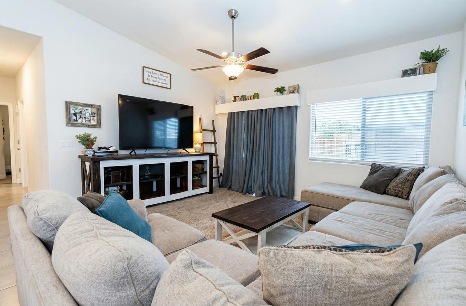 6978 E Fedora Ave, Fresno, CA 93727