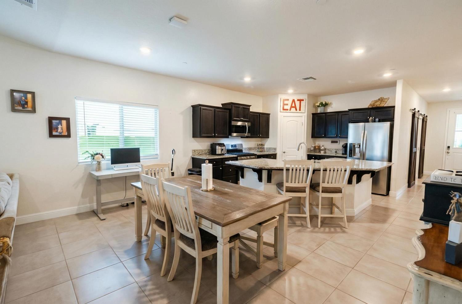 6978 E Fedora Ave, Fresno, CA 93727