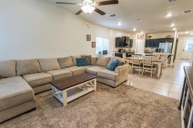 6978 E Fedora Ave, Fresno, CA 93727