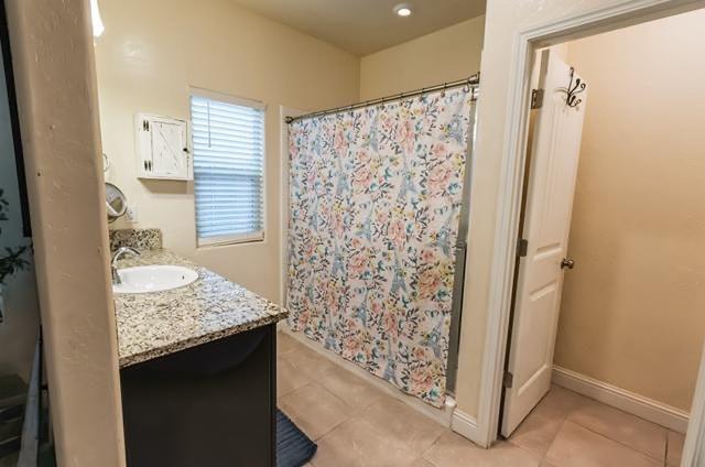 6978 E Fedora Ave, Fresno, CA 93727