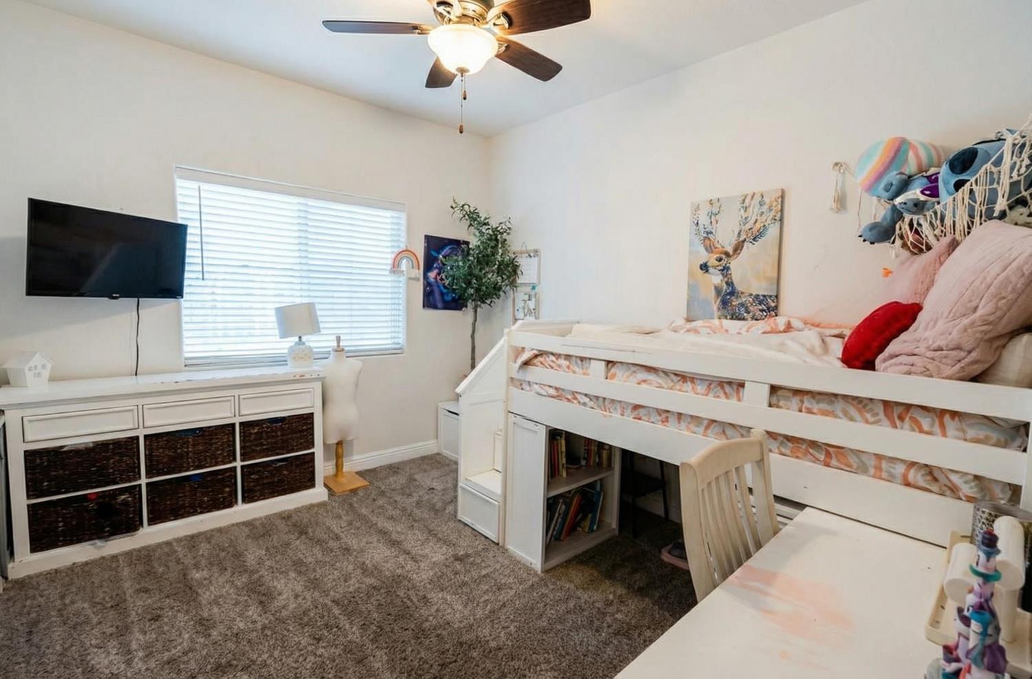 6978 E Fedora Ave, Fresno, CA 93727