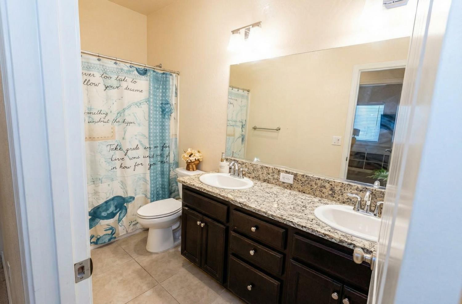 6978 E Fedora Ave, Fresno, CA 93727